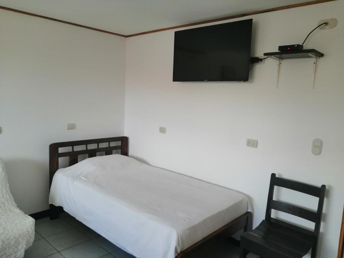Marfi Inn กาอุยตา ภายนอก รูปภาพ